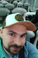Als Ehrenamtsträger des DFB: So erlebte ein westsächsischer Amateur den Festakt des Verbands in Leipzig - Jannick Sachse hatte am Wochenende kurzfristig den DFB-Mannschaftsbus für sich allein.