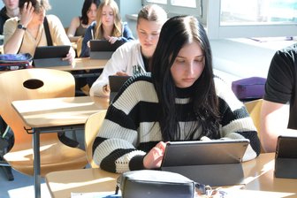 Als eine von zwei in Sachsen: Freiberger Zetkinschule als Smart School ausgezeichnet - I-Pads gehören zum Unterricht einfach dazu.