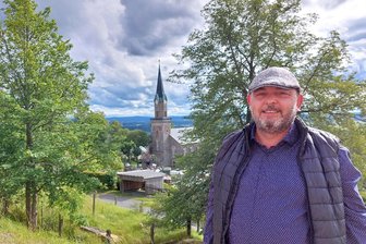 Als Einzelkämpfer für die SPD im Stadtrat Schöneck: Wer ist der neue Mann am Ratstisch? - Mit Thomas Andreas Stasch ist die SPD nach zehnjähriger Pause wieder im Stadtrat Schöneck vertreten. Der international erfahrene Küchenmeister hat den Anspruch, auch in der Kommunalpolitik Akzente setzen zu wollen.