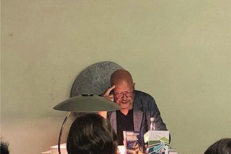 Als in Flöha die Häuser wackelten - Der Chemnitzer Stefan Tschök las zu den mittelsächsischen Literaturtagen „Lesezeichen“ in der Schauweberei Braunsdorf.