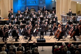 Als in Freiberg sogar ein Weinglas im Takt mitspielte - Die Mittelsächsische Philharmonie widmete sich in Freiberg einem lateinamerikanischen Programm.