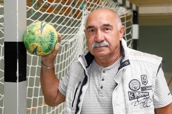 Als Urgestein im Talente-Stützpunkt - Der frühere Torhüter Manfred Meyer hat ein langes Kapitel der Handball-Geschichte in Limbach-Oberfrohna mitgeschrieben.