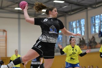Als Verkaufsleiterin die Bundesliga-Männer abgehängt: Weißenborner Handballerin wirft „Tor des Monats“ - In der abgelaufenen Saison erzielte die ehemalige Torhüterin Luisa Groß als Kreisläuferin 31 Treffer für die Rotation-Damen.