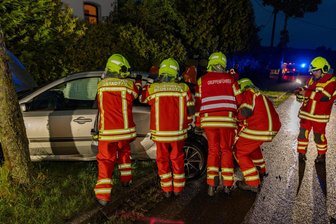 Als Zeichen der Wertschätzung: Diese Gemeinde im Vogtland zahlt ihren Feuerwehrleuten mehr Geld - Die Mitglieder der Freiwilligen Feuerwehr Neustadt erhalten mehr Entschädigung.