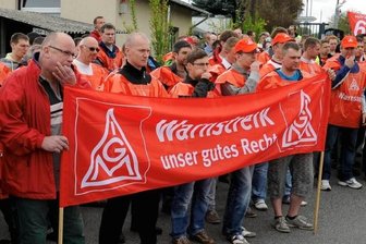 Alstom will den Kesselbau in Neumark verkaufen. Betroffen sind fast 100 Mitarbeiter (Bild vom Warnstreik im Mai).