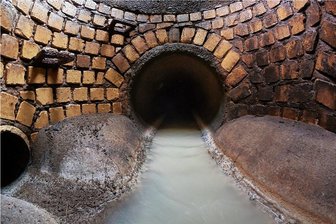 Alte Abwasserkanäle: Wer muss die Zeche in Zukunft bezahlen? - Blick in einen intakten Abwasserkanal in Olbernhau: So sieht es unter der Gerbergasse aus. 