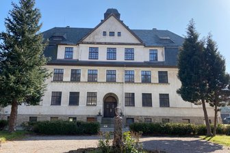 Alte Schule in Falkenau: Die Immobilie bleibt eine Hängepartie - Die Stadt Flöha will die 2018 verkaufte alte Schule in Falkenau weiterhin zurück kaufen.