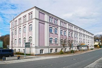 Alte Weberei Neumark: Nur die Etagenwohnung ging in Berlin weg - Der Gebäudekomplex Alte Weberei an der Werdauer Straße in Neumark.
