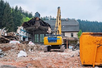 Altes Sägewerk in Blauenthal wird abgerissen - Von den Hauptgebäuden des ehemaligen Sägewerkes in Blauenthal steht schon nicht mehr viel.