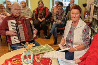 Altes Spital in Falkenstein gibt dem vogtländischen Dialekt eine neue Heimat - Diesmal lasen Martina Dressel aus Grünbach und Jörg Fiegge aus Oelsnitz. Für Musik sorgte der Grünbacher Rudolf Flechsig. 