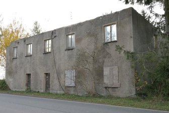 Altes Zollhaus ist kaum noch wiederzuerkennen - Nach dem Abriss des charakteristischen Daches 2018 aus Sicherheitsgründen ist das alte Zollhaus kaum wiederzuerkennen. Dass das denkmalgeschützte Gebäude wieder aufgebaut wird, ist unwahrscheinlich. 