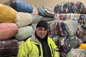 Altkleiderentsorgung: Firma Ronny Export aus Reichenbach stellt sich Kritik eines Mitbewerbers - Juan Ali, Inhaber der Firma Ronny Export. Sie will als gewerblicher Altkleidersammler expandieren.