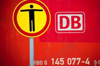 Altmittweida: Weil sie Selfies machen wollten - Mädchen klettern auf Leitungsmast - 