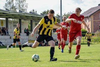 Altmittweidas Fußballer erwarten starken Aufsteiger - Florian Mroczek (l.), hier im Testspiel gegen den BSC Motor Rochlitz, traf beim 2:1-Auftaktsieg in Claußnitz.