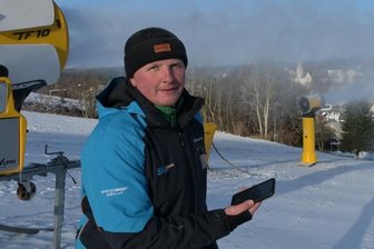 Am Adlerfelsen in Eibenstock laufen wieder die Schneekanonen -