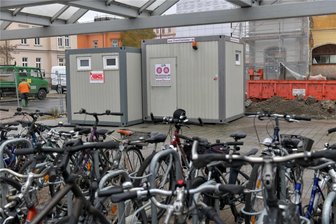 Am Bahnhof Freiberg ändert sich einiges - Am Bahnhof Freiberg stehen aufgrund von Baumaßnahmen WC-Container auf dem Vorplatz. Ab wann haben diese geöffnet?