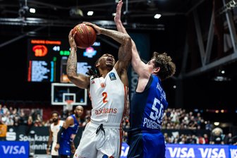Am Ende nicht clever genug: Niners Chemnitz verlieren Eurocupspiel gegen Budućnost Podgorica nach großem Kampf - Nike Sibande im Spiel der Niners Chemnitz gegen Buducnost Podgorica.