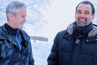 Am Fichtelberg geht's für Idole um die letzten paar Prozente - Mit Jens Weißflog und Ulf Kirsten begegneten sich am Montagabend in Oberwiesenthal auch zwei lebende Legenden aus der Welt des Skispringens und der Welt des Fußballs. 
