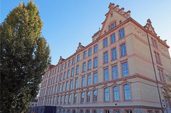 Am Freiberger Schollgymnasium fehlen Lehrer - Eltern schlagen Alarm - Im Geschwister-Scholl-Gymnasium Freiberg - hier das Haus Dürer - herrscht Lehrermangel.