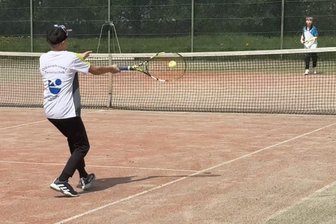 Am Olbernhauer Tennisnetz geht es besonders hoch her - Zum Olbernhauer U-12-Team gehört unter anderem Finn Prezewowsky.