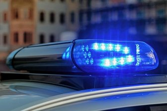 Am Rande von Demo: Plauener Polizei als Retter in der Not - 