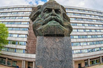 Am Samstag soll auch in Chemnitz für eine Stunde das Licht ausgehen - Bislang ging am Marx-Kopf zur "Earth Hour" das Licht aus. Diesmal sind die Einwohner zur Teilnahme aufgerufen.