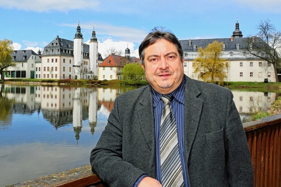 Am Sonntag gibt es den Zeitsprung zur Zeitumstellung - Jürgen Knauss, Chef des Deutschen Landwirtschaftsmuseums Schloss Blankenhain, freut sich auf viele Interessenten beim Zeitsprungtag. 