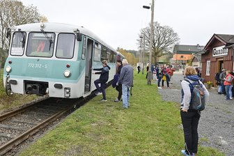 Am Sonntag: Musikwinkel-Express rollt durchs Vogtland - Der Internationale Musikwinkel-Express fährt am Sonntag von Adorf nach Graslitz - mit Halt in Gunzen.