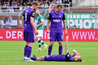 "Am Sterbebett sagte sie: Gib alles für mich": Das ist Stefaniaks bewegendes Tor-Geheimnis beim FC Erzgebirge Aue - Mit dem Fernglas hinauf bis in die Sterne: Marvin Stefaniak genießt seinen Ausgleichstreffer beim VfB Lübeck auf sehr persönliche Weise. Nur wenige Tage zuvor war seine Mutter verstorben.