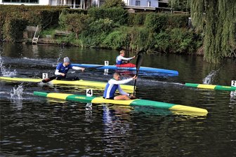 Am Zschopauufer in Flöha geht es am Wochenende rund - In Flöha wird seit 1928 organisiert Wassersport betrieben. Das Foto stammt von der Herbstregatta 2022.