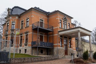 Ambulanter Pflegedienst trifft Vorbereitung für Senioren-WG in Auerbach - In der sanierten Villa an der Bahnhofstraße/Ecke Nordstraße hat der neue Pflegedienst sein Domizil.