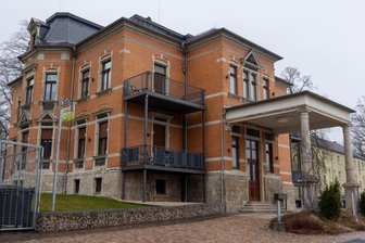 Ambulanter Pflegedienst trifft Vorbereitung für Senioren-WG - In der sanierten Villa an der Bahnhofstraße/Ecke Nordstraße hat der neue Pflegedienst sein Domizil.