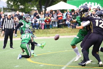 American Football: Erzgebirge Miners mit klarem Statement - Martin Schaarschmidt bei einem Fieldgoal-Versuch.