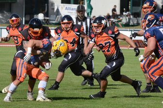 American Football: Vogtland Rebels empfangen Tabellenführer Suhl Gunslingers zum ersten Heimspiel der Saison - Gegen die offensivstarken Suhl Gunslingers muss die Rebels-Verteidigung alles in die Waagschale werfen.