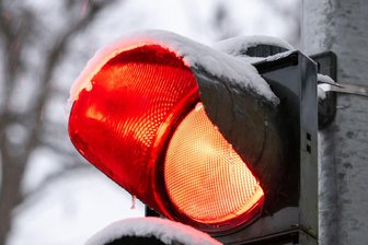 Ampel brennt in Chemnitz - An der Zwickauer Straße brannte in der Nacht zu Dienstag eine Ampel.
