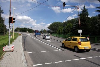 Ampel schaltet schwer auf Grün - 
              <p class="artikelinhalt">Mit diesem Provisorium an der Kertzscher Spitzkehre werden die Autofahrer geraume Zeit leben müssen. </p>
            