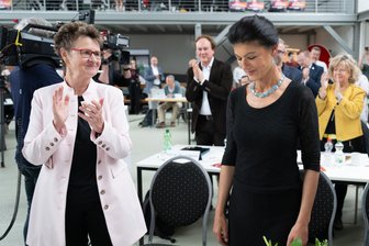 Amtliches Ergebnis der Bundestagswahl: BSW bekommt in Sachsen 58 Zweitstimmen mehr - BSW-Landeschefin Sabine Zimmermann, Ex-Spitzenkandidat Marcel Machill und die Bundesvorsitzende Sahra Wagenknecht (v.l.n.r.).
