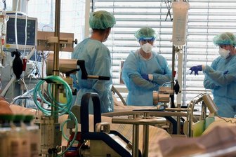 An der Corona-Pandemie verdient? Sachsens Krankenhäuser wehren sich gegen Manipulationsvorwürfe - Manipulation auf Intensivstationen? Diesen Verdacht weisen Mediziner und Krankenhäuser der Region entschieden zurück.