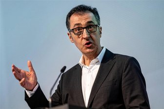 An der Wursttheke wird‘s teurer: Das steht in Özdemirs Konzept zur Fleischsteuer - Ein Eckpunktepapier aus dem Haus von Bundeslandwirtschaftsminister Cem Özdemir (Grüne) fordert eine Abgabe auf Fleischprodukte.