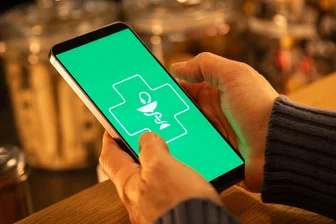 Analoge Notwehr: Wie der Wahnsinn der Handy-Apps uns langsam das Leben versaut - Hilfe – ein Handy!