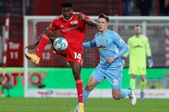 Analyse vor Bundesliga-Rückrundenstart: Granaten, Füchse, graue Mäuse - Union-Stürmer Taiwo Awoniyi vor Freiburgs Keven Schlotterbeck am Ball. Beide Mannschaften spielen bislang eine starke Saison. 