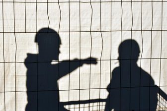 Angebliche Dachdecker bringen Seniorin um mehrere tausend Euro -