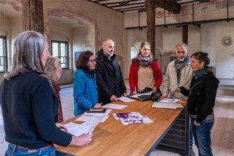 Angebote für Frauen in Mittelsachsen: Was das Frauennetzwerk 2024 plant - Zum Team des Frauennetzwerks Mittelsachsen gehört auch Julita Decke (r.). Sie berichtet, wie es läuft.