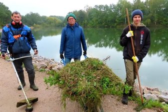 Angler packen gemeinsam an -