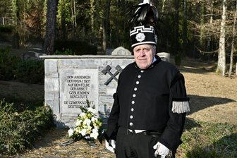 „Angst blendet man aus“: Das Grubenunglück von Oelsnitz und sein Echo in der Gegenwart - Für Bernd Hahn ist das Gedenken der 57 Todesopfer immer ein ergreifender Moment.