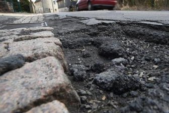 Angst vor Schlaglöchern: Für wenig genutzte Staatsstraßen soll es weniger Sanierungsgeld geben -