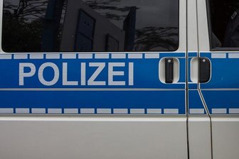 Anhänger kippte Böschung hinab - B175 für mehrere Stunden gesperrt - 
