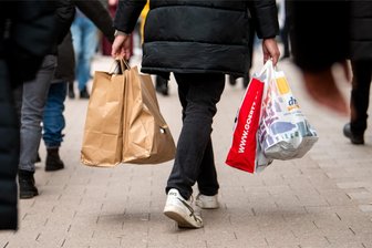 Anlässlich der Hofer Filmtage verkaufsoffener Sonntag in Plauens Partnerstadt - Am Sonntag kann in Hof eingekauft werden.