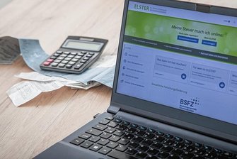 Anleitung: 18 Schritte zur Grundsteuererklärung - Die Grundsteuererklärung kann über das Programm Elster gemacht werden, was an vielen Stellen bürokratisch wirkt. 