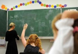 Anmeldung an Schulen beginnt - Das gesundheitliche Risiko durch Infektionskrankheiten ist für Lehrer besonders groß.
